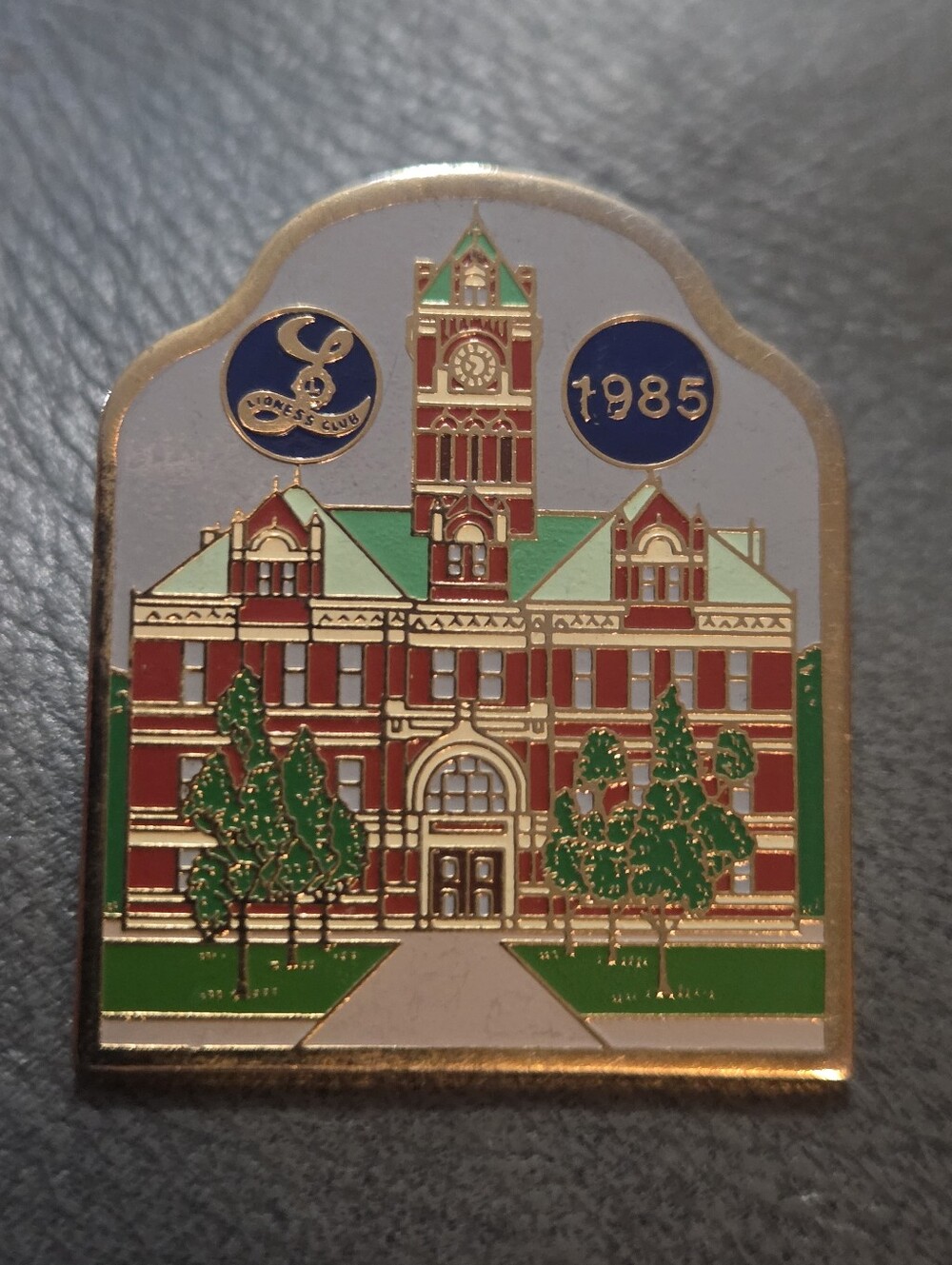 Vtg Lioness Club Pin 1985 Lapel Badge Lions Auxiliary Gold Tone